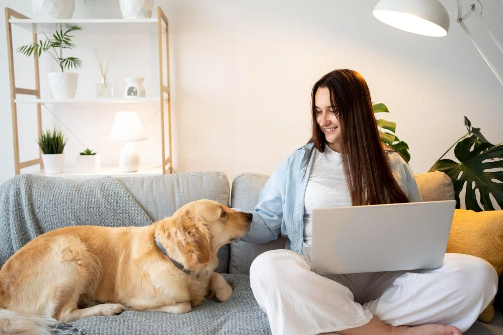 Paws and Plans: Navigating Business  Startups with a New Pet.
